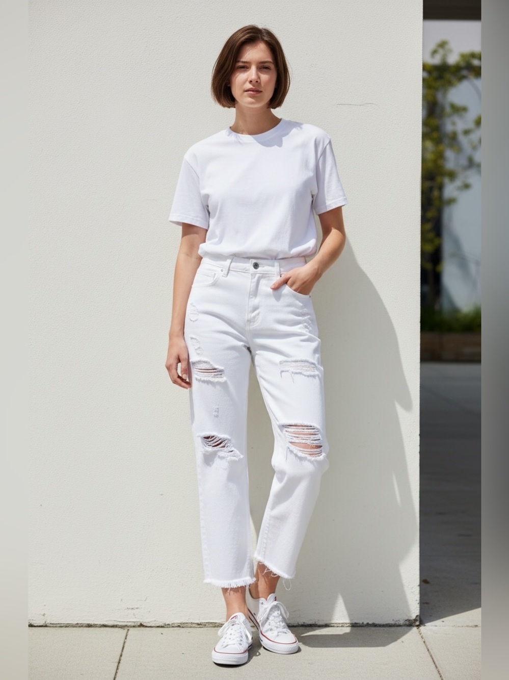 American Eagle Outfitters White Distressed Women's Cropped Jeans